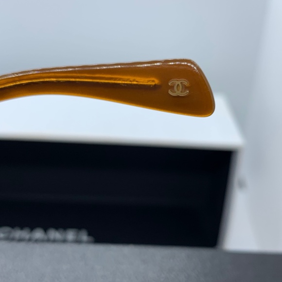 AUTHENTIC CHANEL VINTAGE SUNGLASSES - Picture 6 of 8
